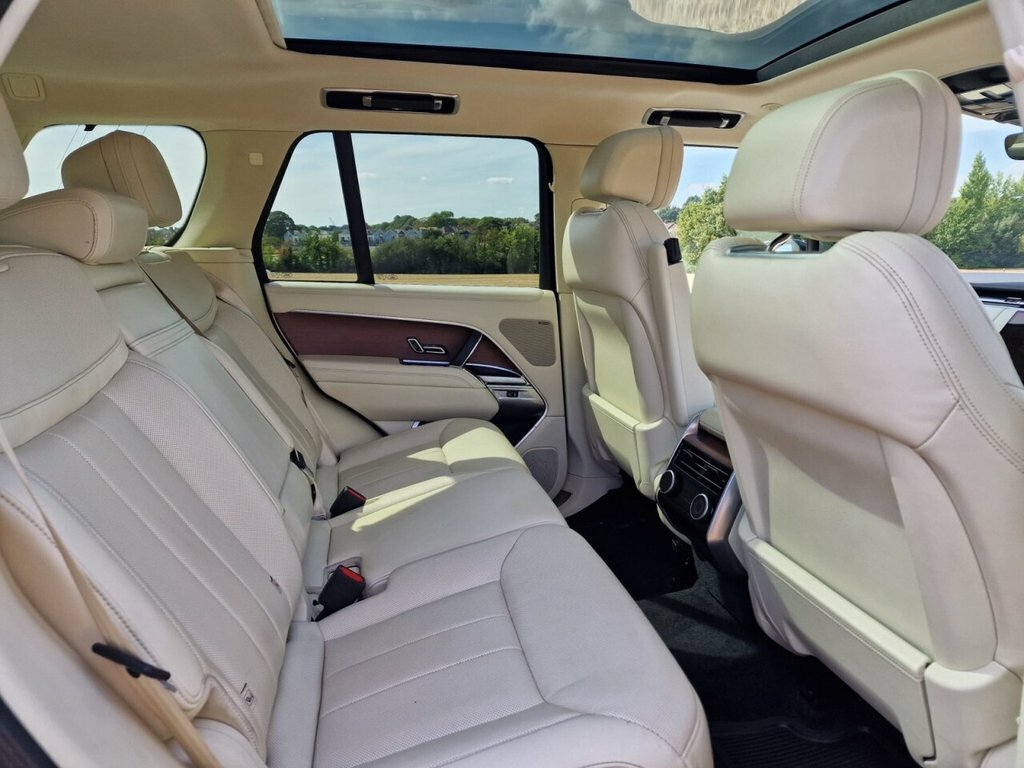 Land Rover Range Rover Automatic Black #40