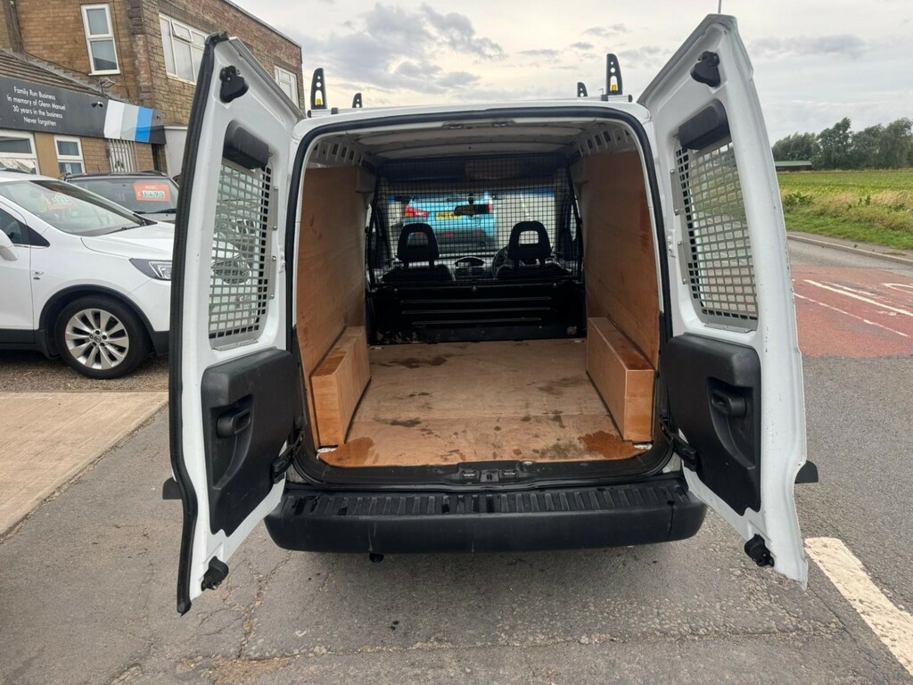 Vauxhall Combo Car Derived Van 1.3 Cdti Crew Cab Van 200707 White #8