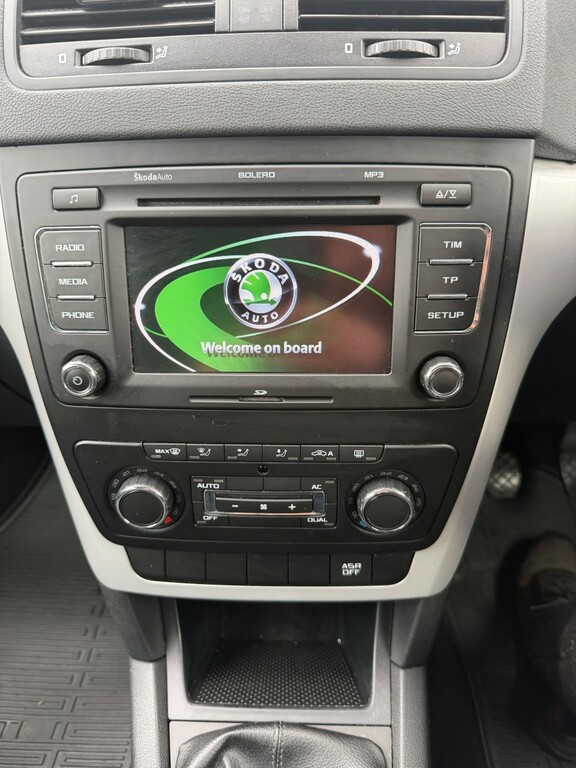 Skoda Yeti 1.2L S Tsi 103 Bhp White #12