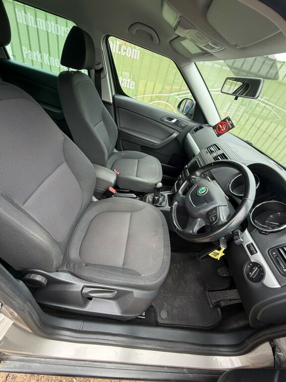 Skoda Yeti 1.2L S Tsi 103 Bhp White #13