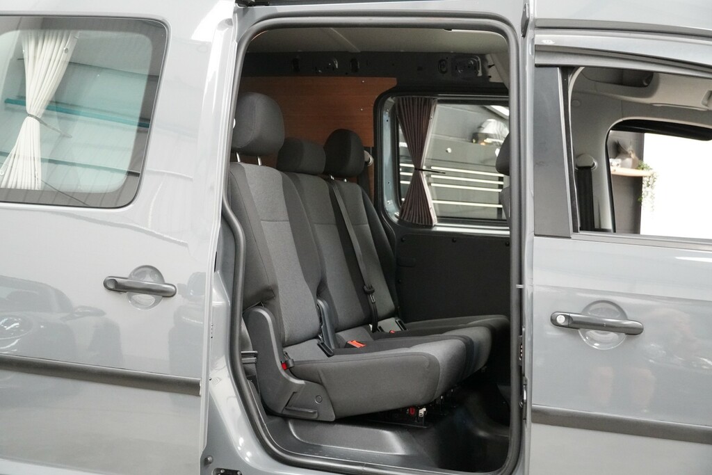 Volkswagen Caddy Maxi Combi Van 2.0 Tdi Maxi Dsg Fwd Window 2017 Silver #10