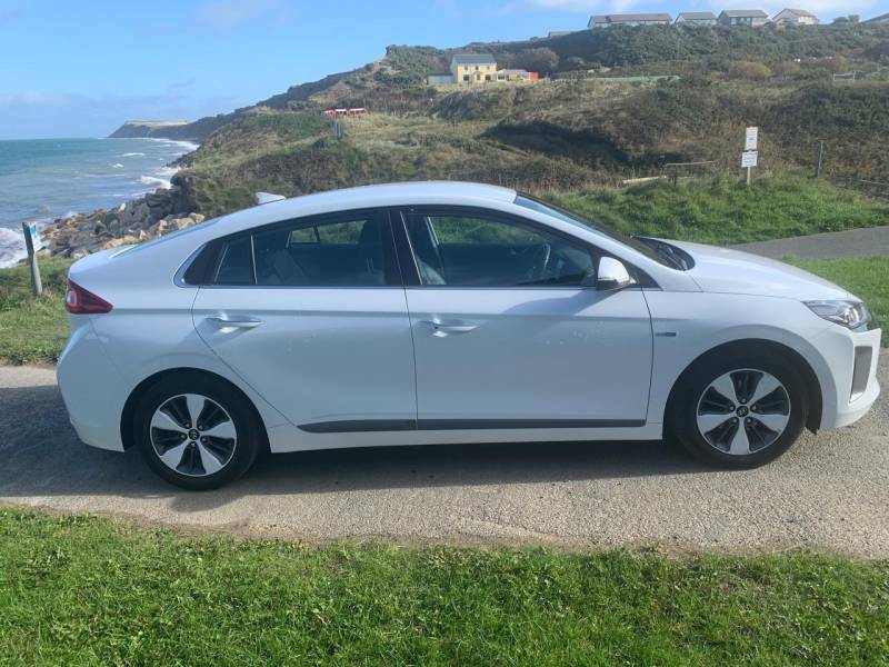 Hyundai Ioniq 1.6 Gdi Plug-in Hybrid Premium Se Dct White #4