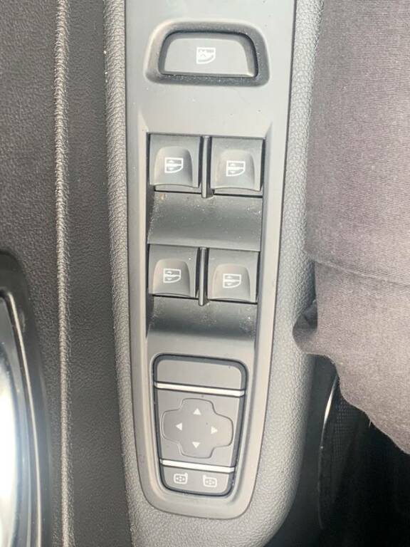Renault Captur 1.3 Tce 130 S Edition 5Dr, Under 10970 Miles, Full Blue #26