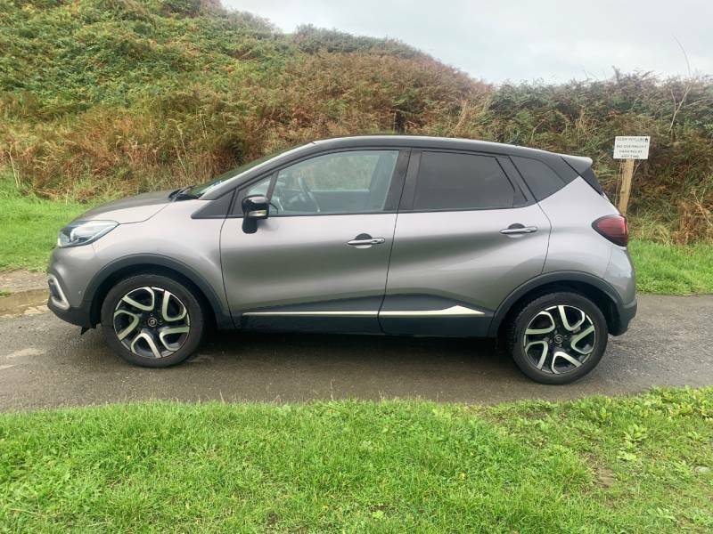 Renault Captur 1.3 Tce 150 Iconic Edc Black #4