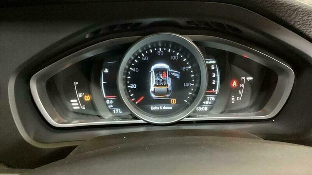 Volvo V40 D2 R Design 2014 White #12
