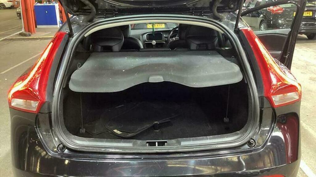 Volvo V40 D2 R Design 2014 White #9