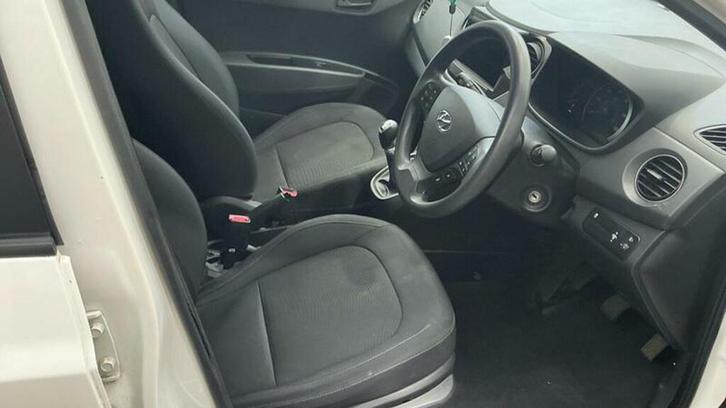 Hyundai I10 Se Blue #8