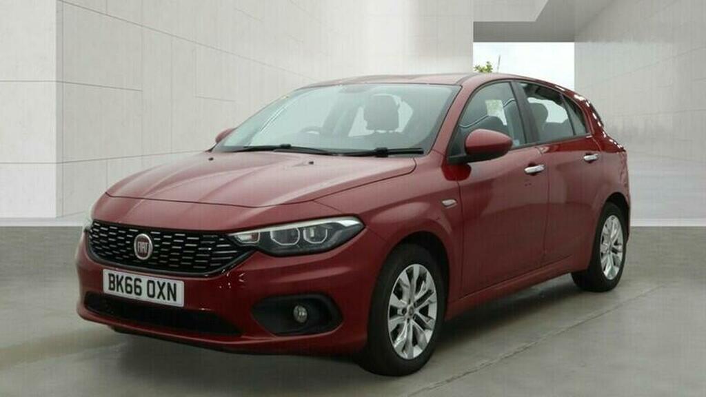 Fiat Tipo 1.4 Mpi Easy Plus Euro 6 Red #2