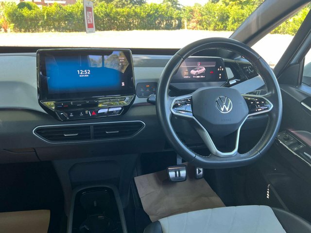 Volkswagen ID.3 Pro Performance 58Kwh Family White #3