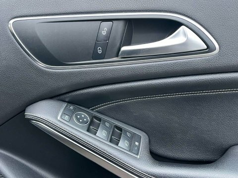Mercedes-Benz A Class A180 Cdi Blueefficiency Se  #17