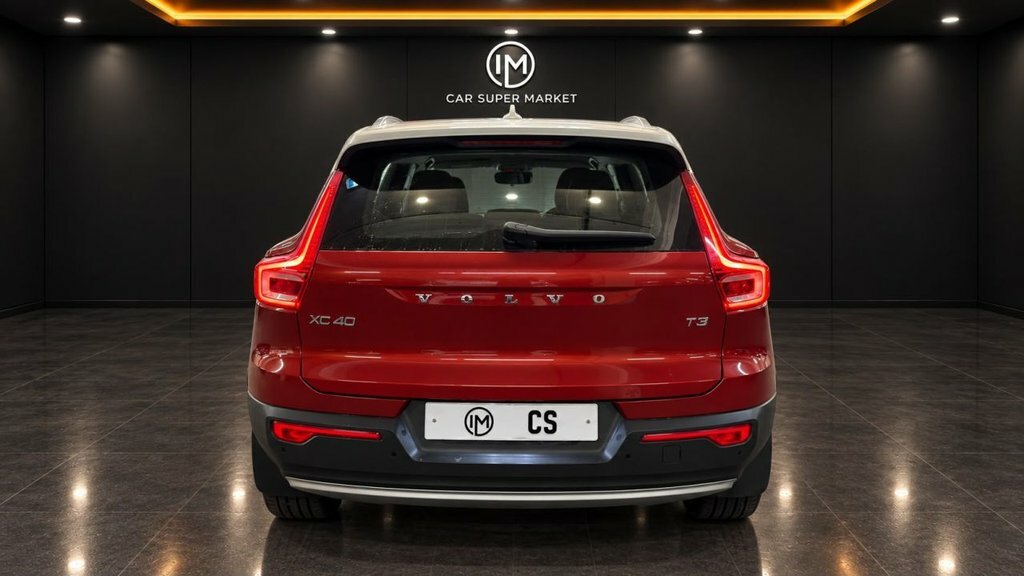 Volvo XC40 1.5L Momentum Red #5