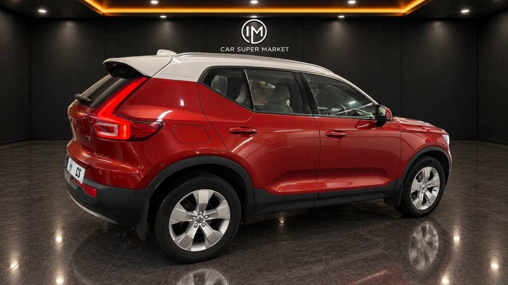 Volvo XC40 1.5L Momentum Red #4