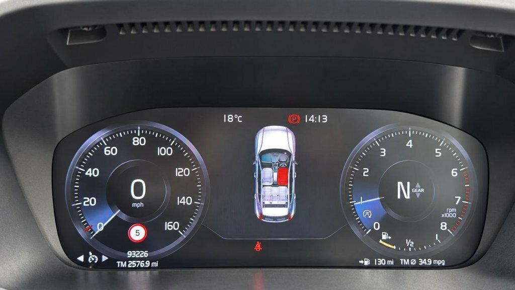 Volvo XC40 2.0 B4p R Design Pro Black #25