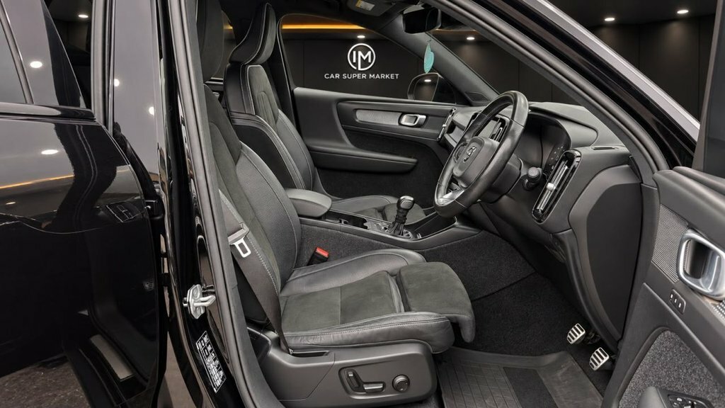Volvo XC40 2.0 B4p R Design Pro Black #15