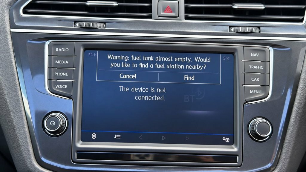 Volkswagen Tiguan Tdi Bluemotion Tech Se Navigation Black #26