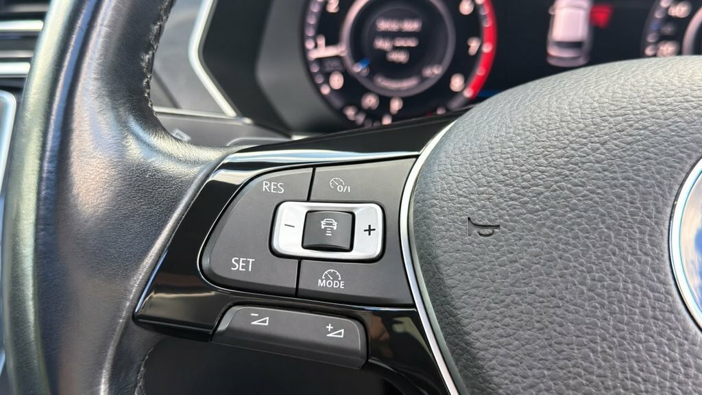 Volkswagen Tiguan Tdi Bluemotion Tech Se Navigation Black #24