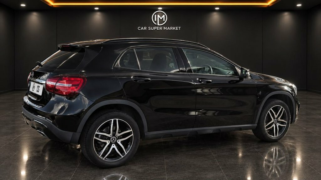 Mercedes-Benz GLA Class 1.6L Urban Edition Black #4