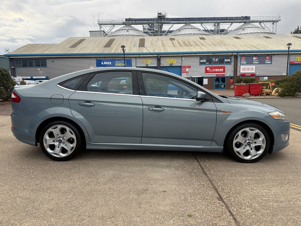 Ford Mondeo 2.0 Ecoboost Titanium X Sport Hatchback Blue #3