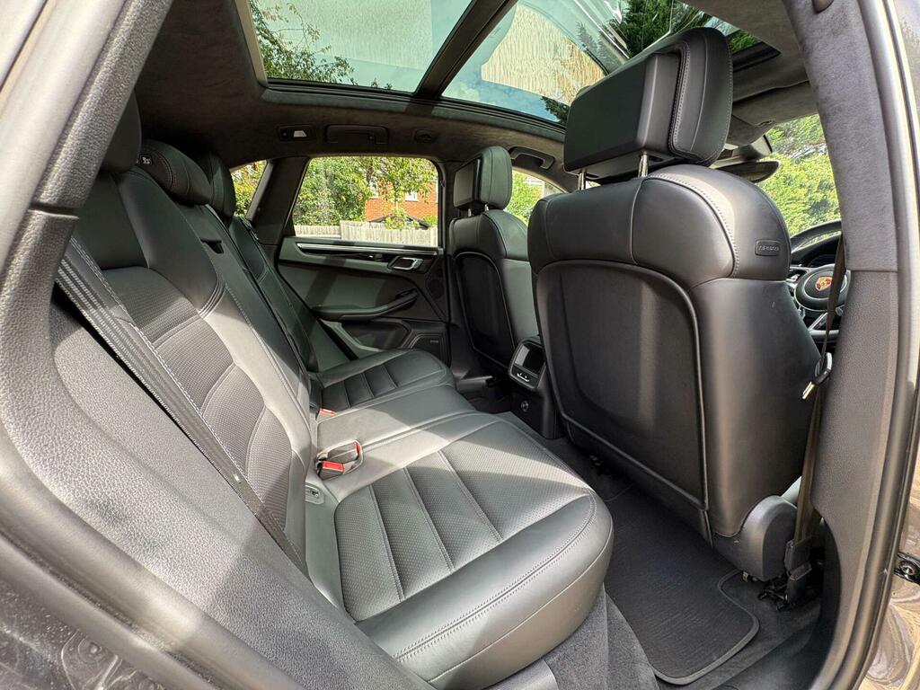 Porsche Macan 3.0 S Pdk 340 Bhp Blue #51