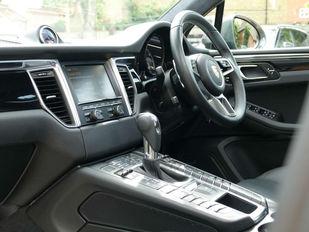 Porsche Macan 3.0 S Pdk 340 Bhp Blue #24