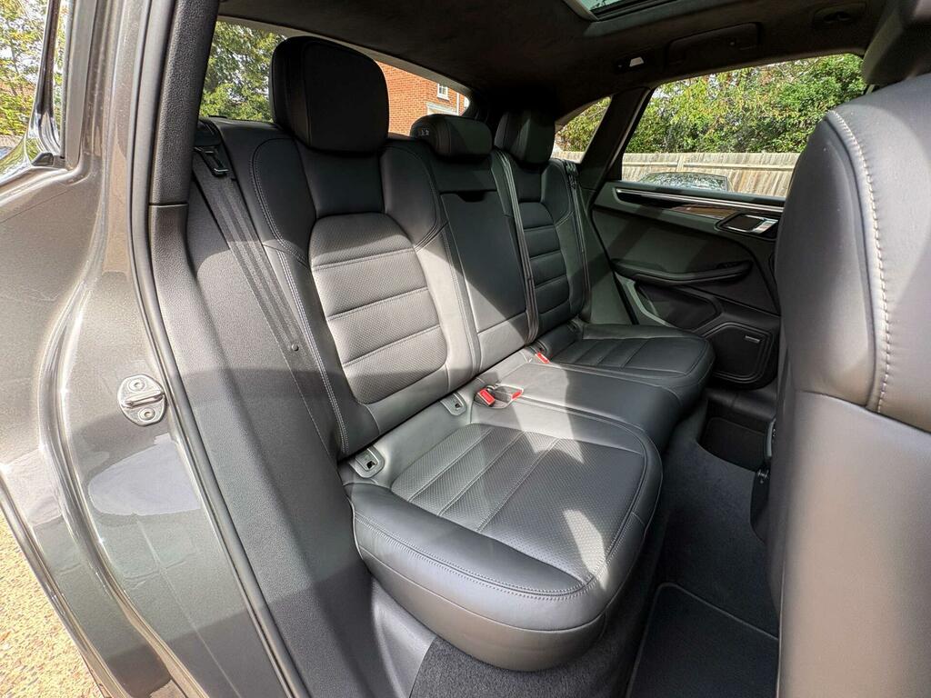 Porsche Macan 3.0 S Pdk 340 Bhp Blue #50