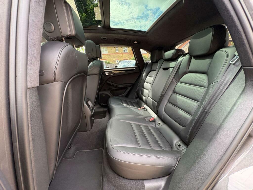 Porsche Macan 3.0 S Pdk 340 Bhp Blue #53
