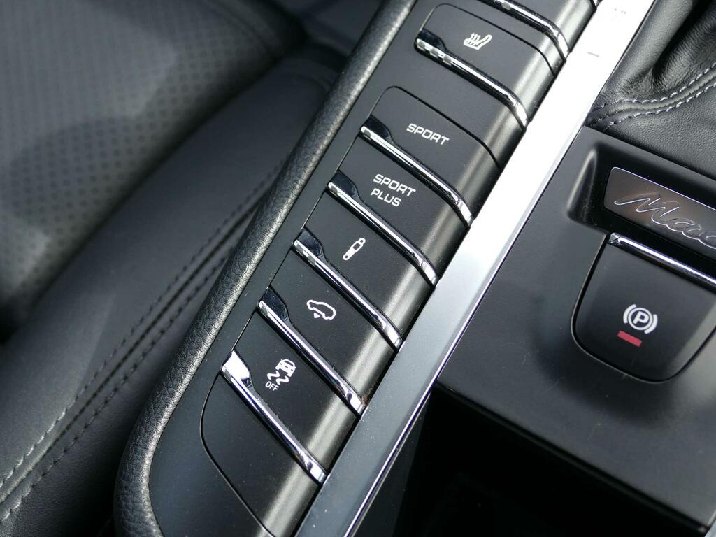 Porsche Macan 3.0 S Pdk 340 Bhp Blue #37
