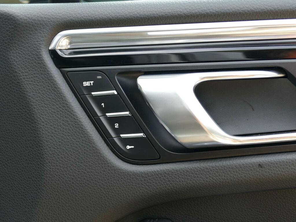 Porsche Macan 3.0 S Pdk 340 Bhp Blue #46