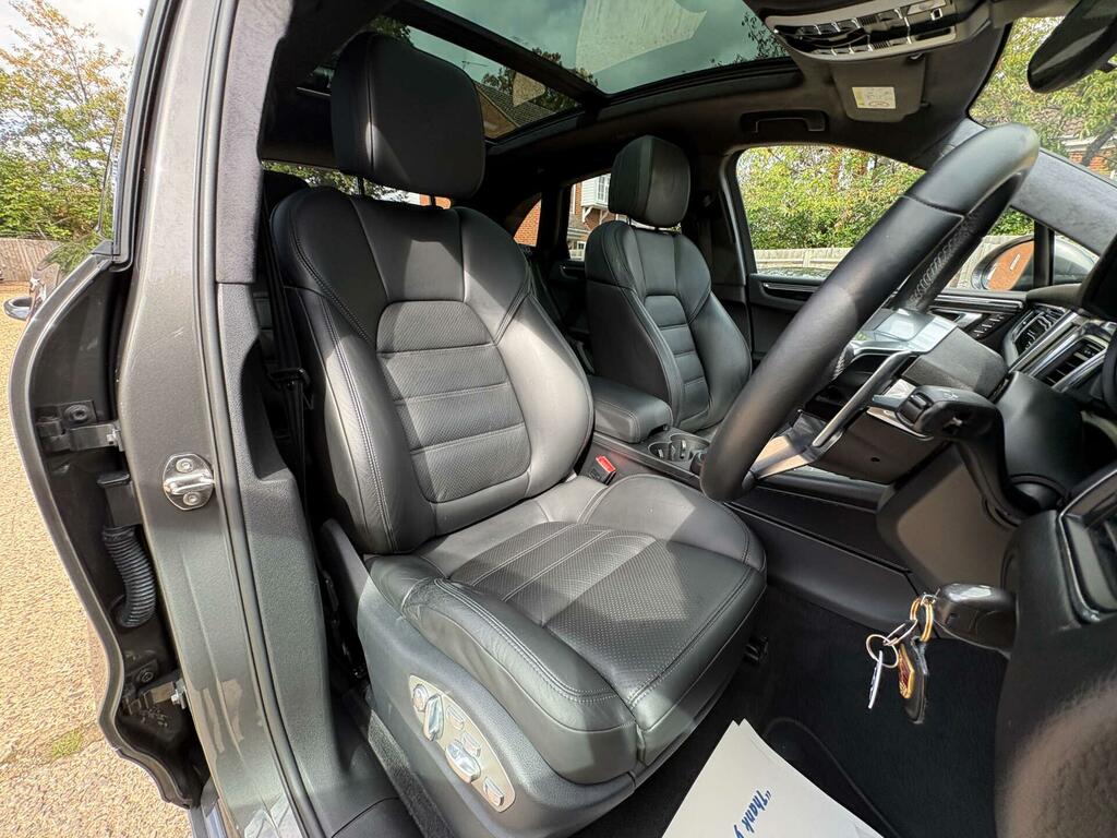 Porsche Macan 3.0 S Pdk 340 Bhp Blue #21