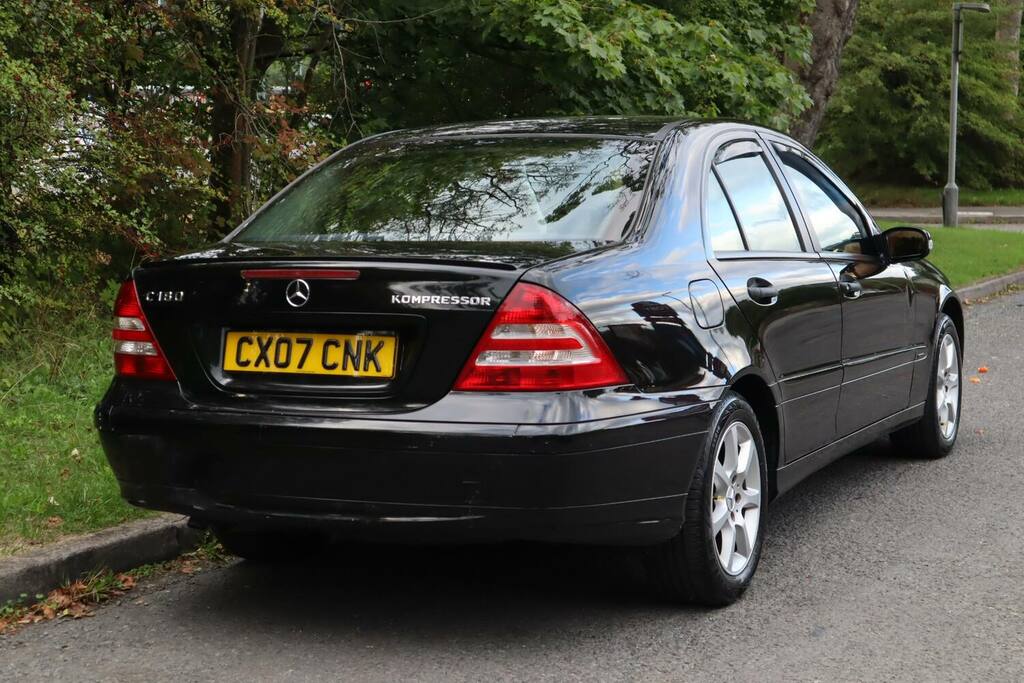 Mercedes-Benz C Class C180k Classic Se Black #3