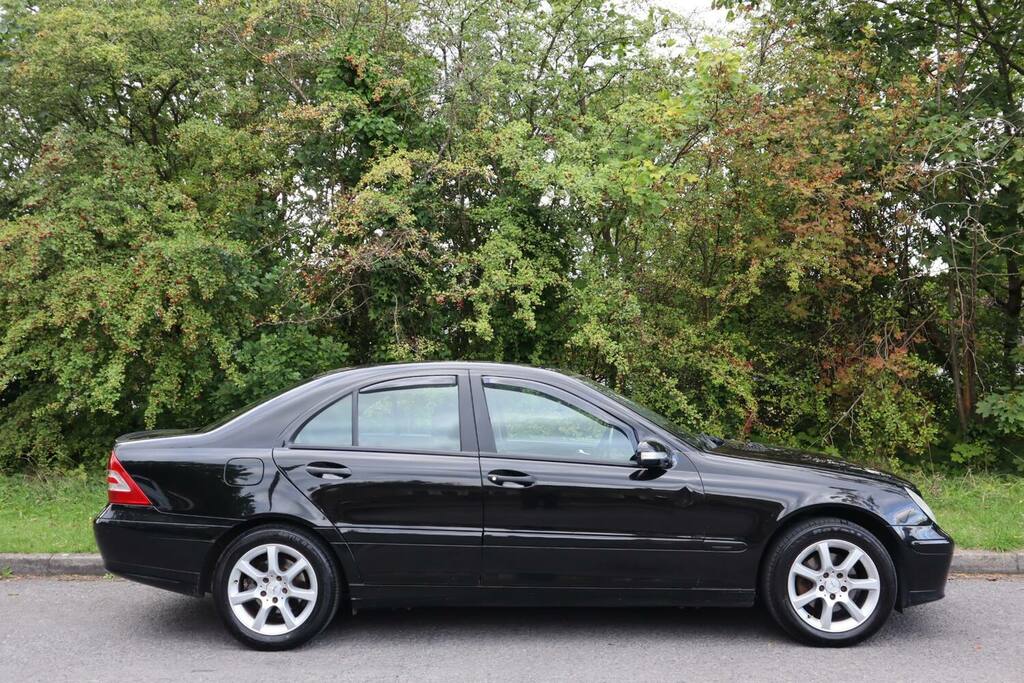 Mercedes-Benz C Class C180k Classic Se Black #2