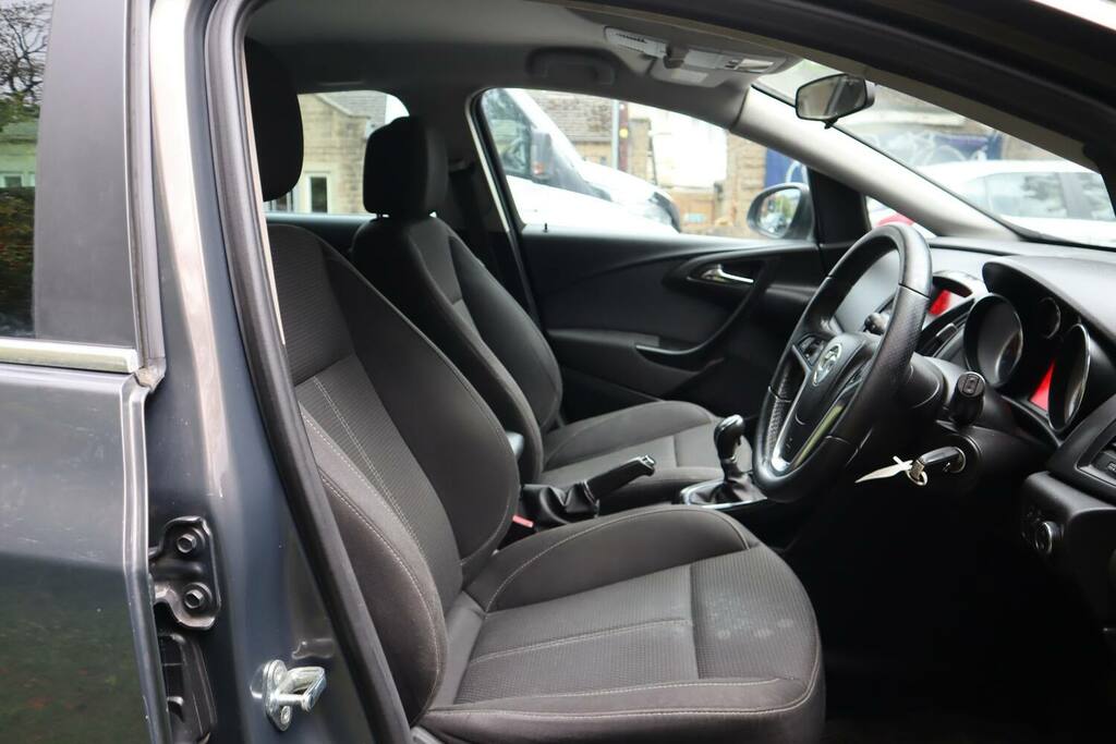 Vauxhall Astra 2.0 Cdti Ecoflex Elite Hatchback White #9