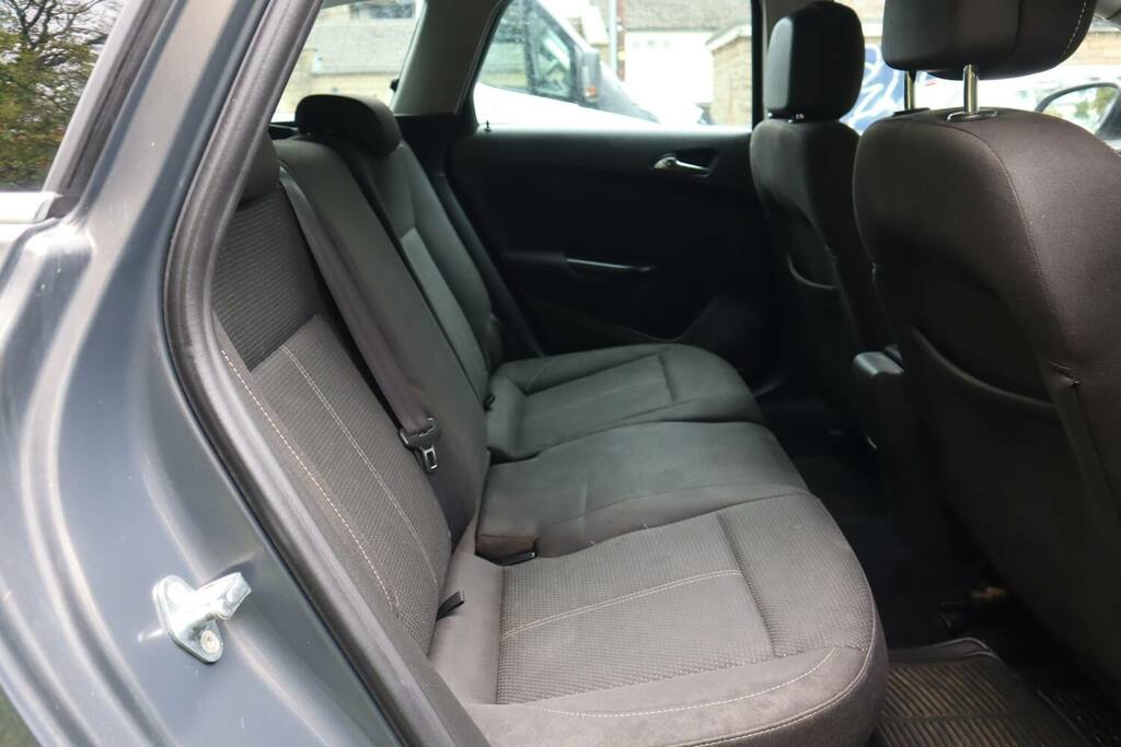 Vauxhall Astra 2.0 Cdti Ecoflex Elite Hatchback White #10