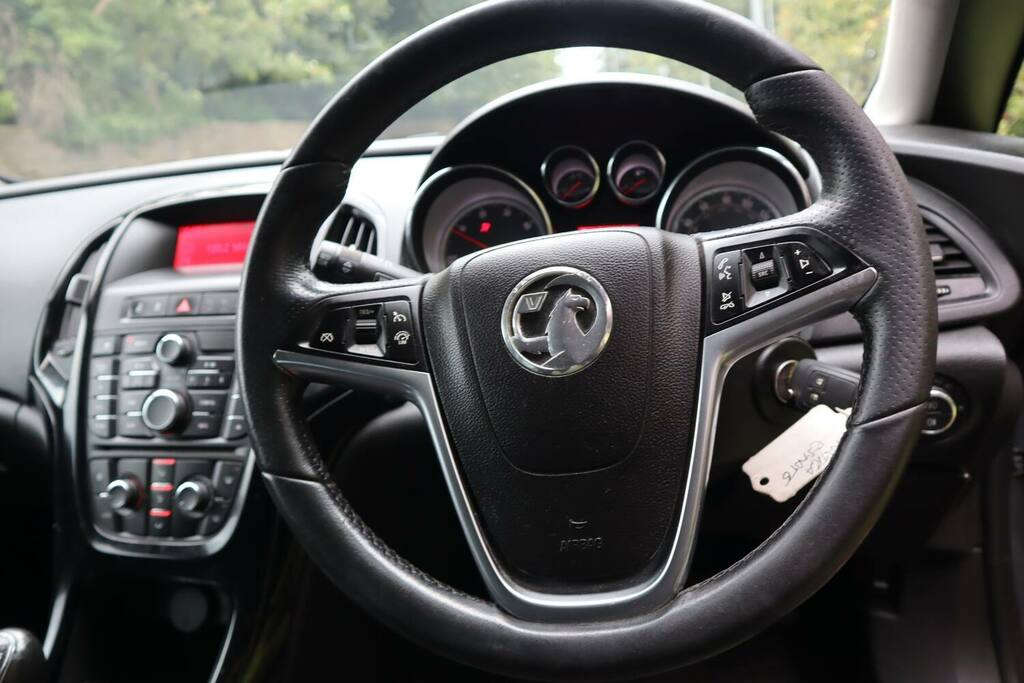 Vauxhall Astra 2.0 Cdti Ecoflex Elite Hatchback White #15
