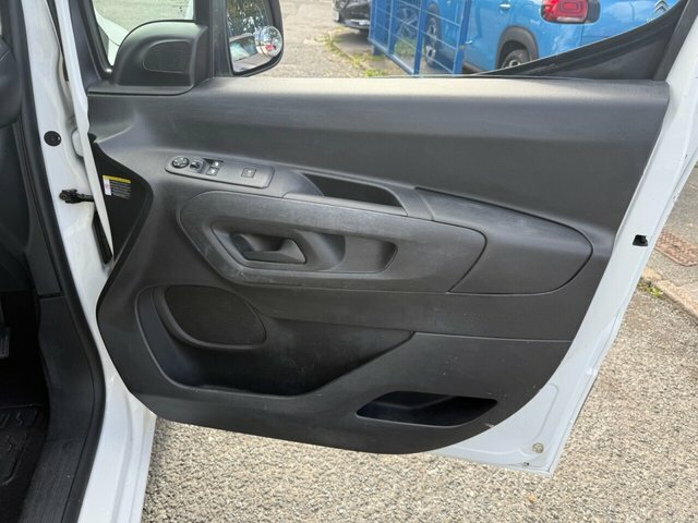 Vauxhall Combo Turbo D 2300 Dynamic 100Ps L2 Lwb With Air Con, Pl White #10
