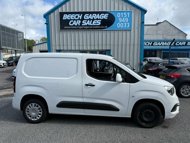 Vauxhall Combo 2021 1.5 Turbo D 2300 Sportive Panel Van Diese White #2