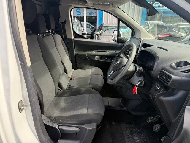 Vauxhall Combo Turbo D 2300 Dynamic 100Ps L2 Lwb With Air Con, Pl White #9