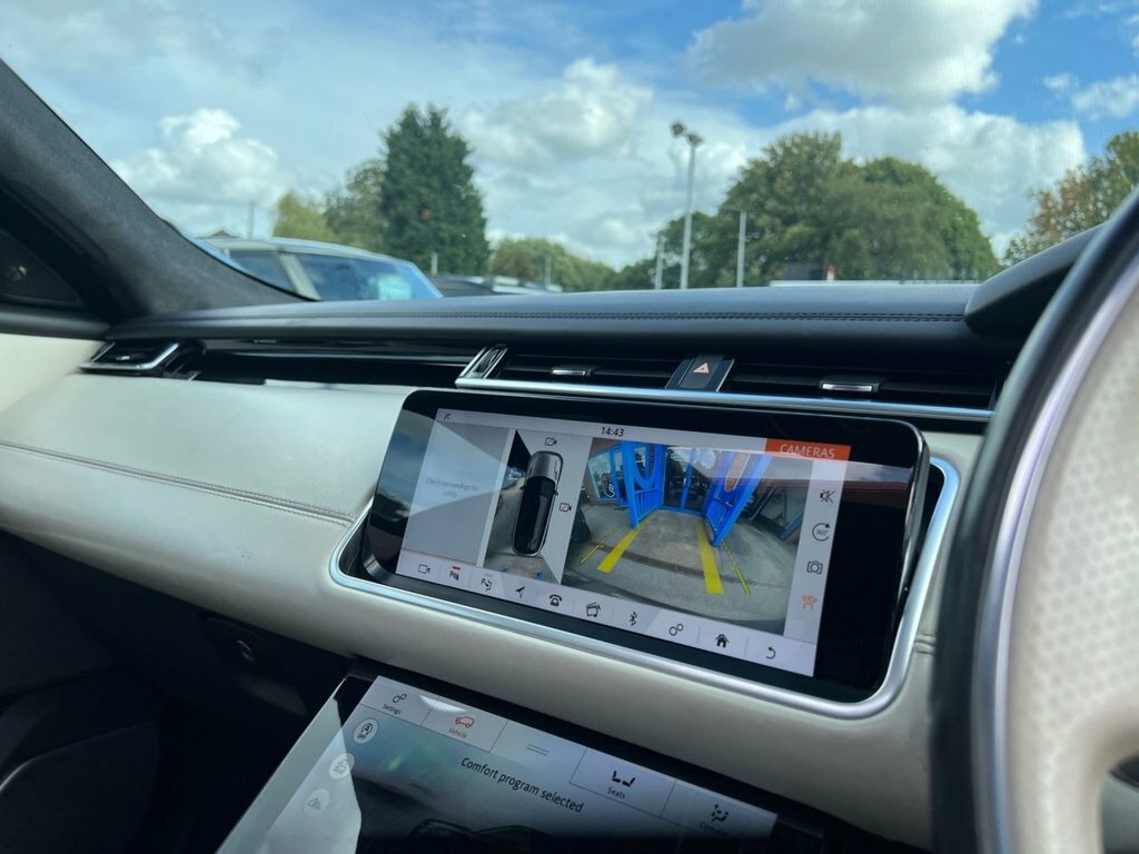 Land Rover Range Rover Velar Automatic Black #18