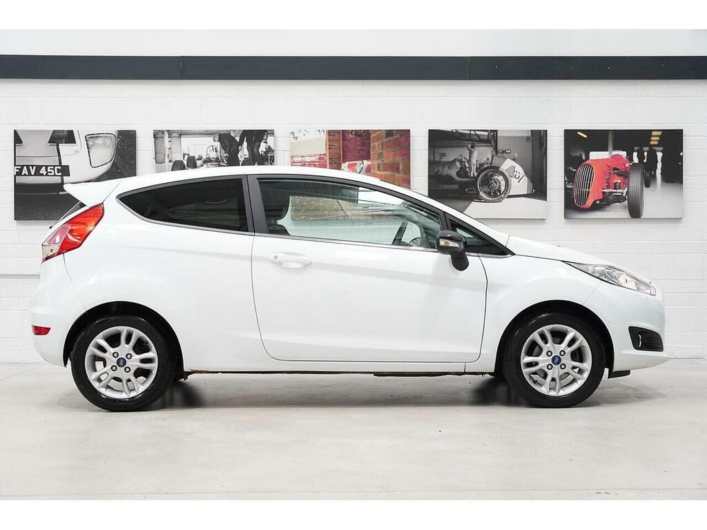 Ford Fiesta 1.0T Ecoboost Zetec Euro 5 Ss White