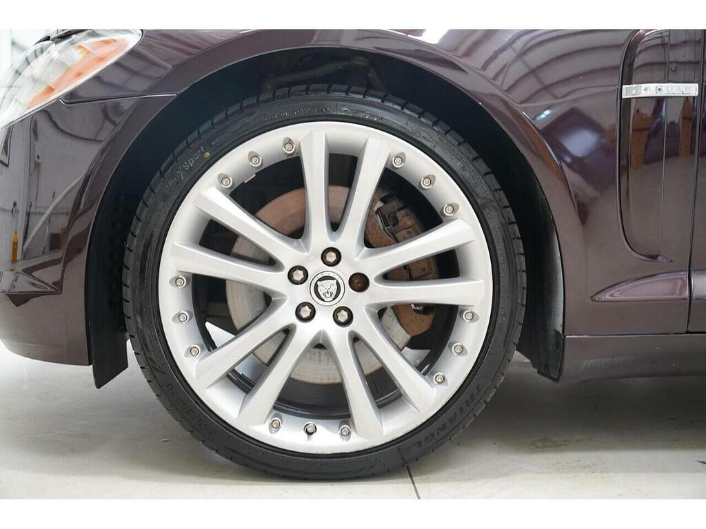 Jaguar XF V6 Luxury Black #20