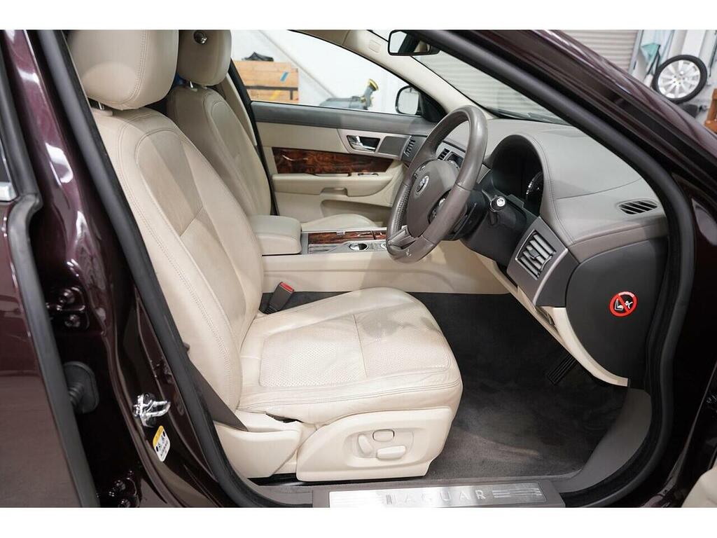 Jaguar XF 3.0D V6 Premium Luxury Euro 5 Red #6