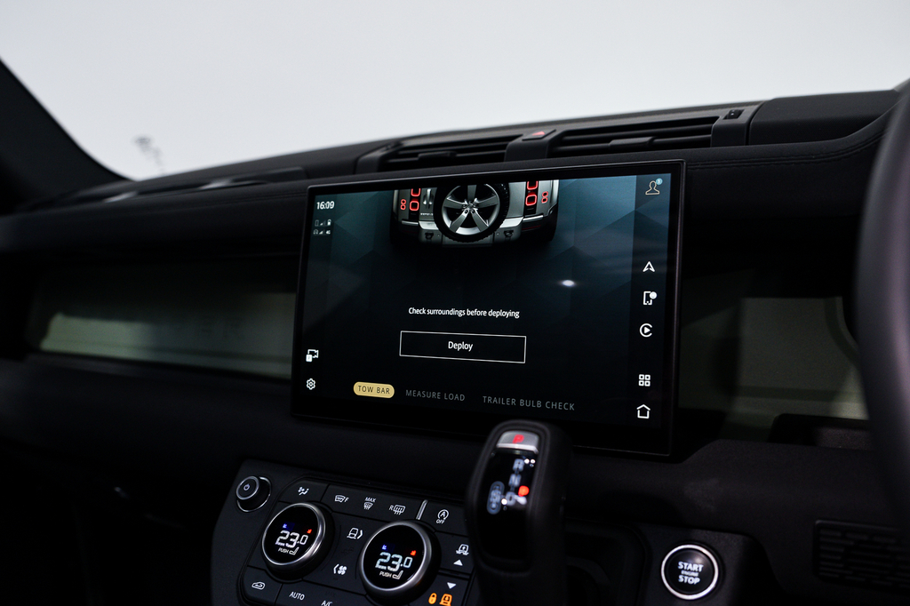 Land Rover Defender 90 3L Null Grey #23