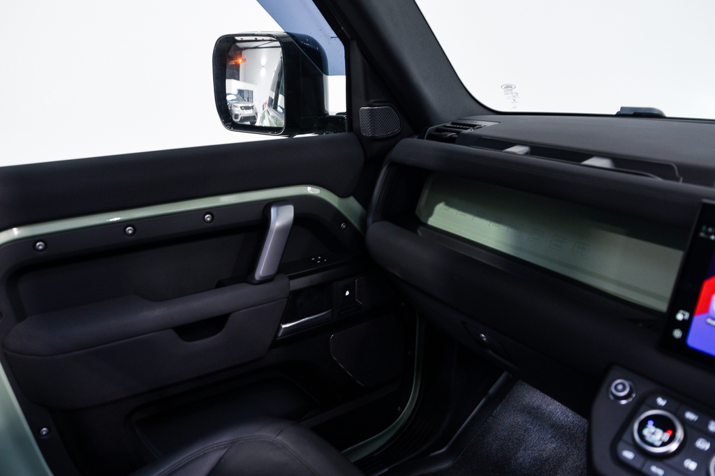 Land Rover Defender 90 3L Null Grey #17