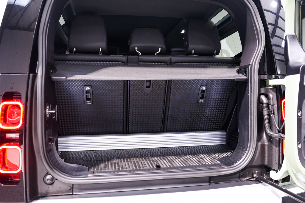 Land Rover Defender 90 3L Null Grey #34