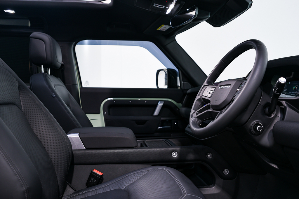 Land Rover Defender 90 3L Null Grey #12