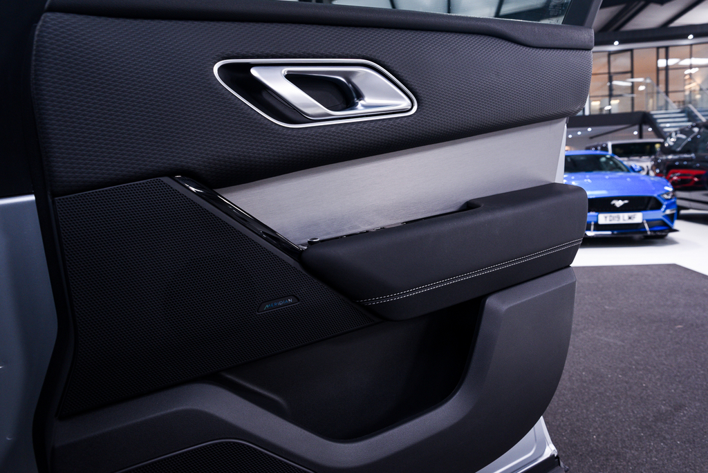 Land Rover Range Rover Velar 2.0 D200 Mhev Dynamic Se Black #24