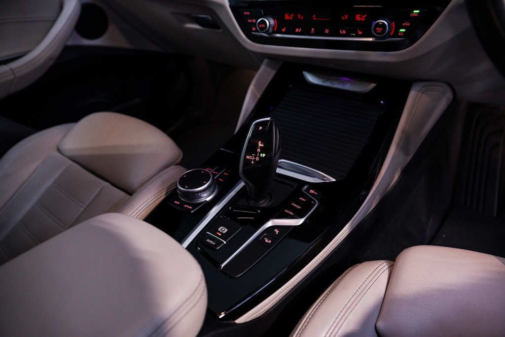 BMW X4 Xdrive20d M Sport White #17
