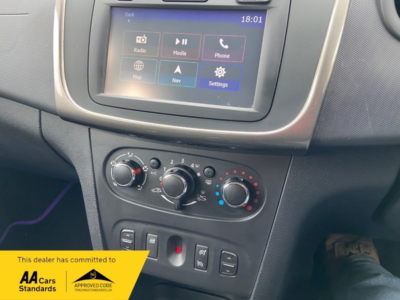 Dacia Sandero Access White #11