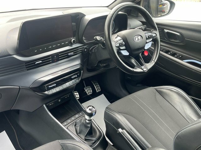 Hyundai I20 Hatchback White #13