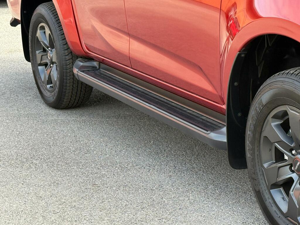 Isuzu D-Max 4X4 Double Cab Wdiff Lock White #11